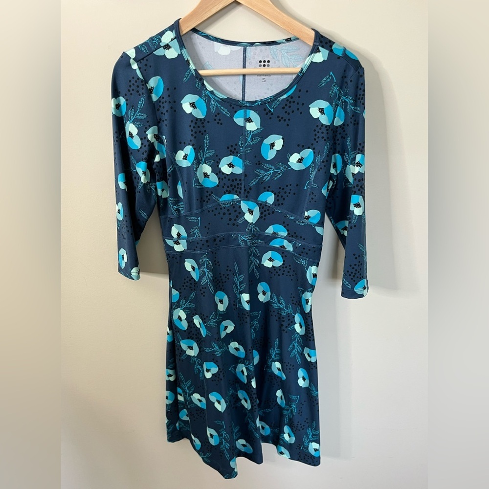 Title Nine Dream 3/4 Sleeves Happy Days Blue Floral Size Small